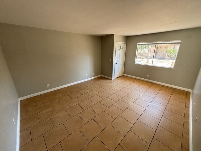Building Photo - 2744 Karen Ave