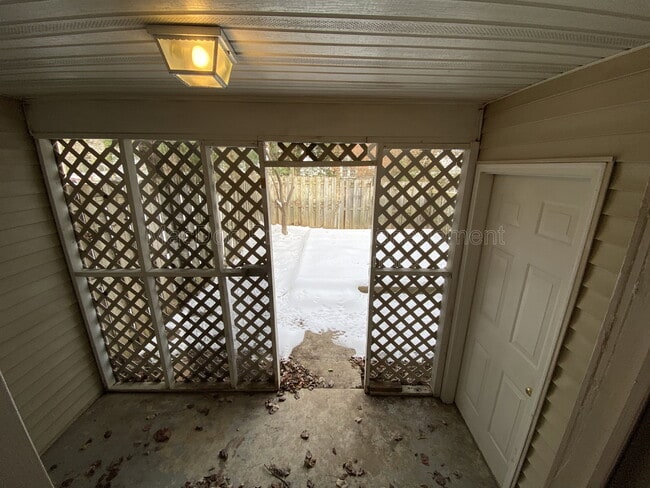 Building Photo - 212 Farrell Ln