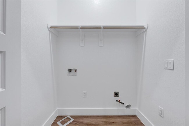 Building Photo - 112 S San Jacinto St