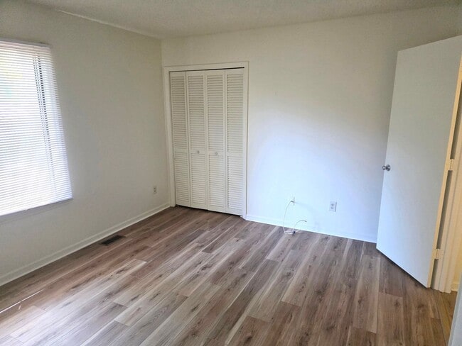 Building Photo - 8201 Terra Dr