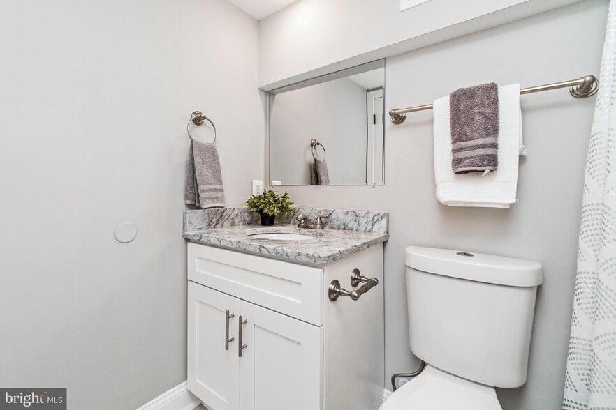 Building Photo - 1530 Covington St