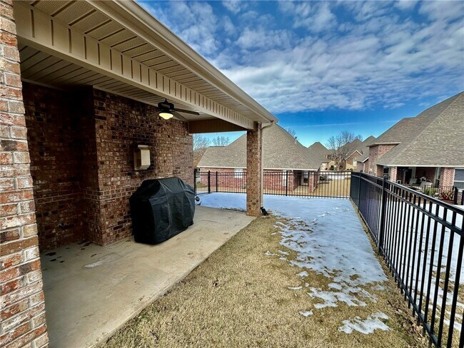 Building Photo - 6507 W Valley View Rd