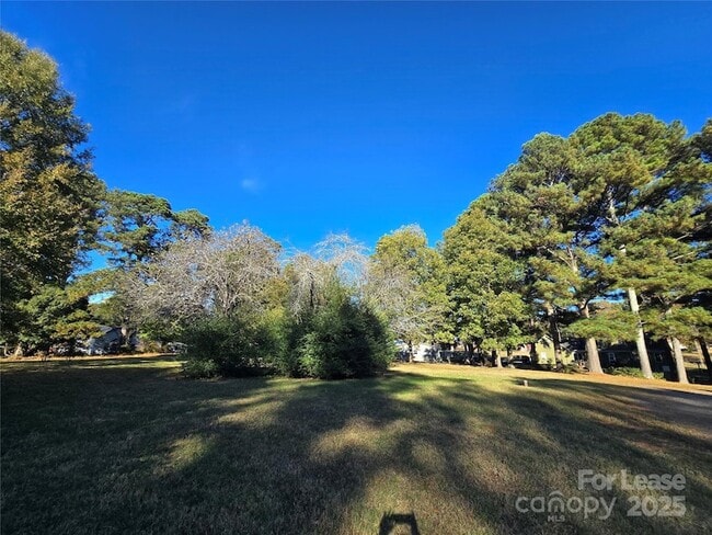 Building Photo - 105 A Kluttz St