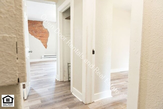 Building Photo - 1006 Runnion Ave