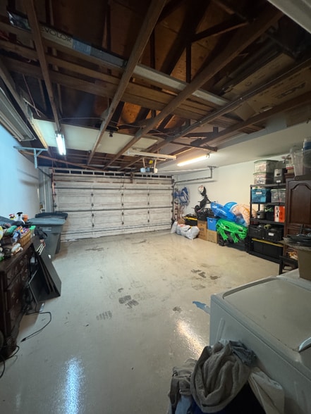 Building Photo - 1346 Miraflores Glen