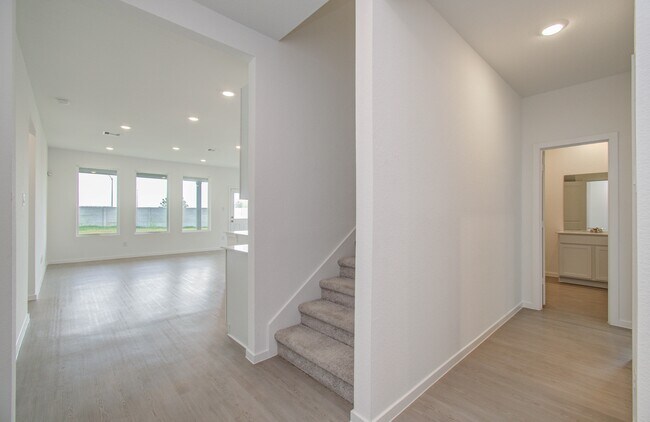 Building Photo - 26503 Foxtail Fern Dr