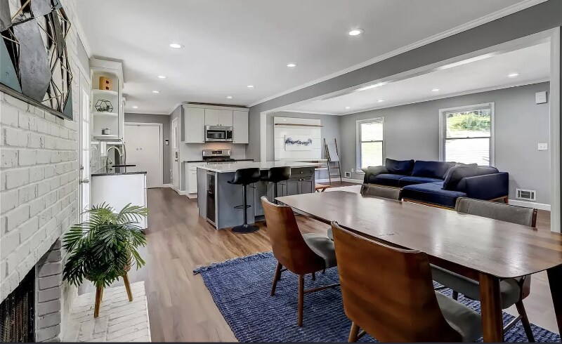 Building Photo - 6858 Lockridge Dr NW