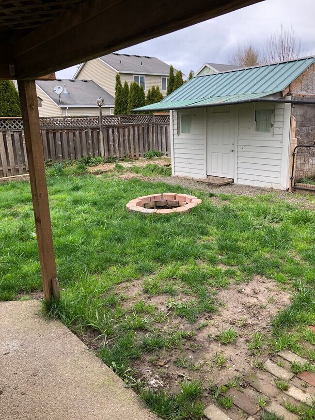 Building Photo - 3 Bedroom 2.5 bath house in Newberg