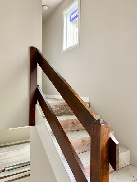 Building Photo - 204 9th NW St