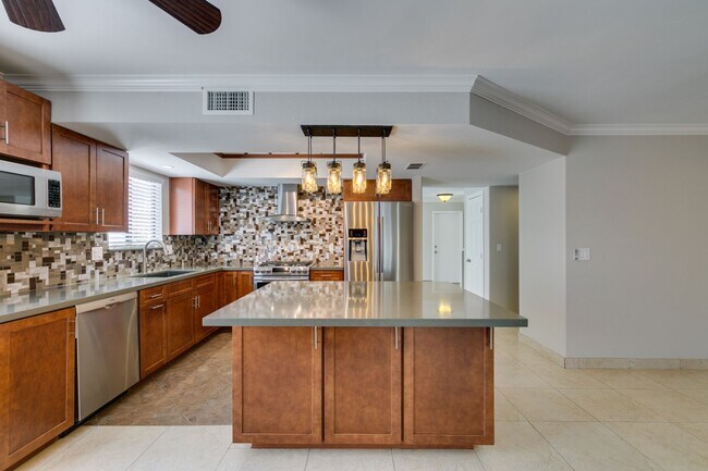 Building Photo - Amazing 3-bdrm home in Green Valley!