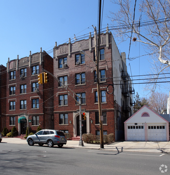 exterior - 807 Trefoil Manor