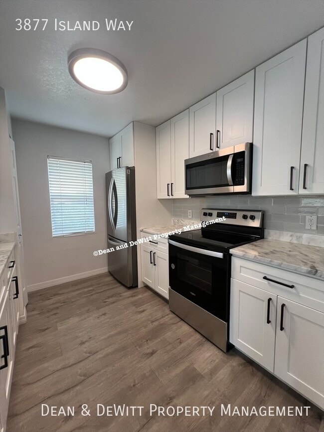 Building Photo - 3877 Island Way