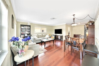Building Photo - 2701 Middle River Dr