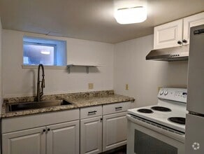 Building Photo - 533 Methow St