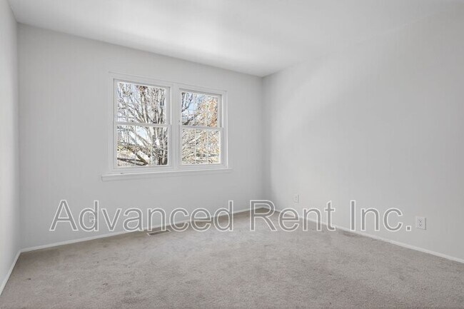 Building Photo - 211 Crocker Dr