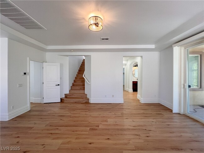 Building Photo - 599 Center Green Dr
