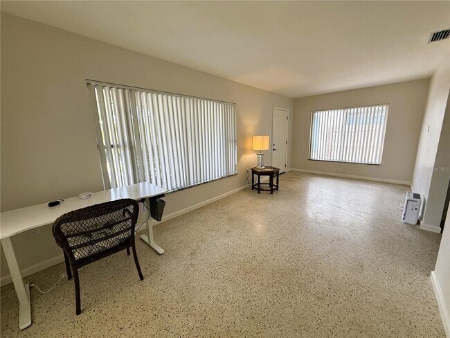 Building Photo - 14017 W Parsley Dr