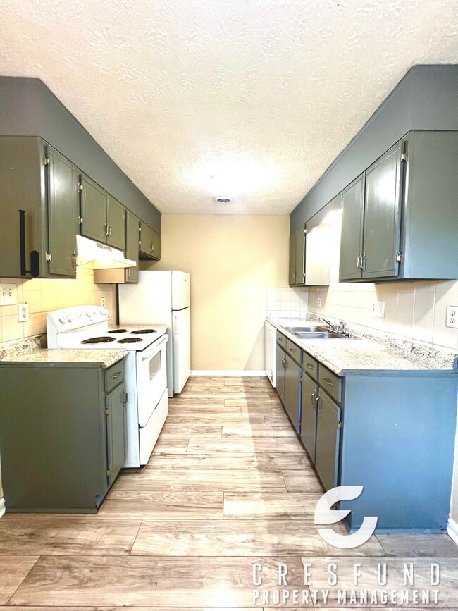 Building Photo - 3 Bedroom Ready For YOUR Move In TODAY!
