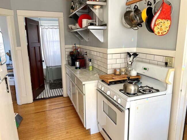 Building Photo - 112-114 Proudfit Street