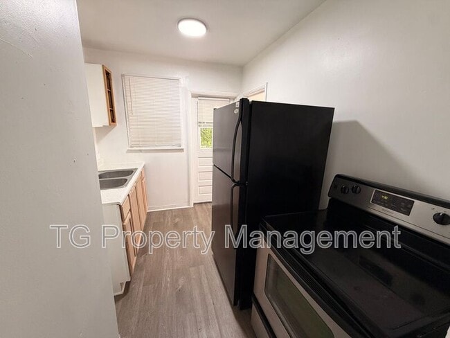 Building Photo - 6031 Transylvania Ave