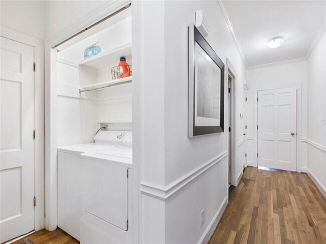 Building Photo - 1872 Wycliff Rd NW