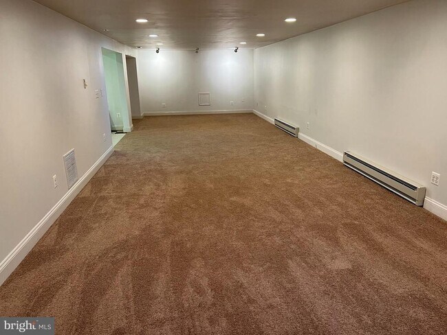 Building Photo - 810 Wisteria Dr
