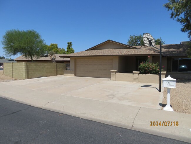 Primary Photo - Centrally Located Family Home for Rent