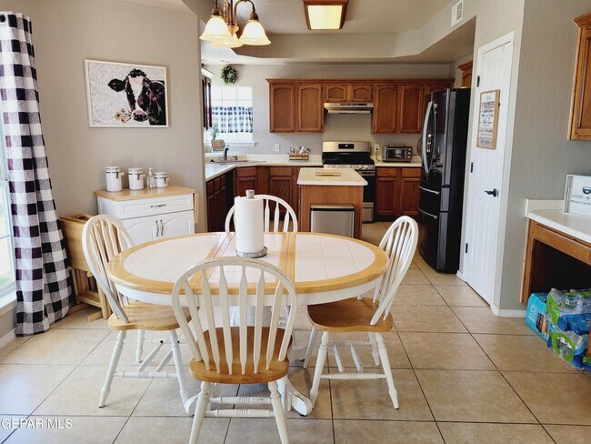 Building Photo - 7401 Plaza Taurina Dr