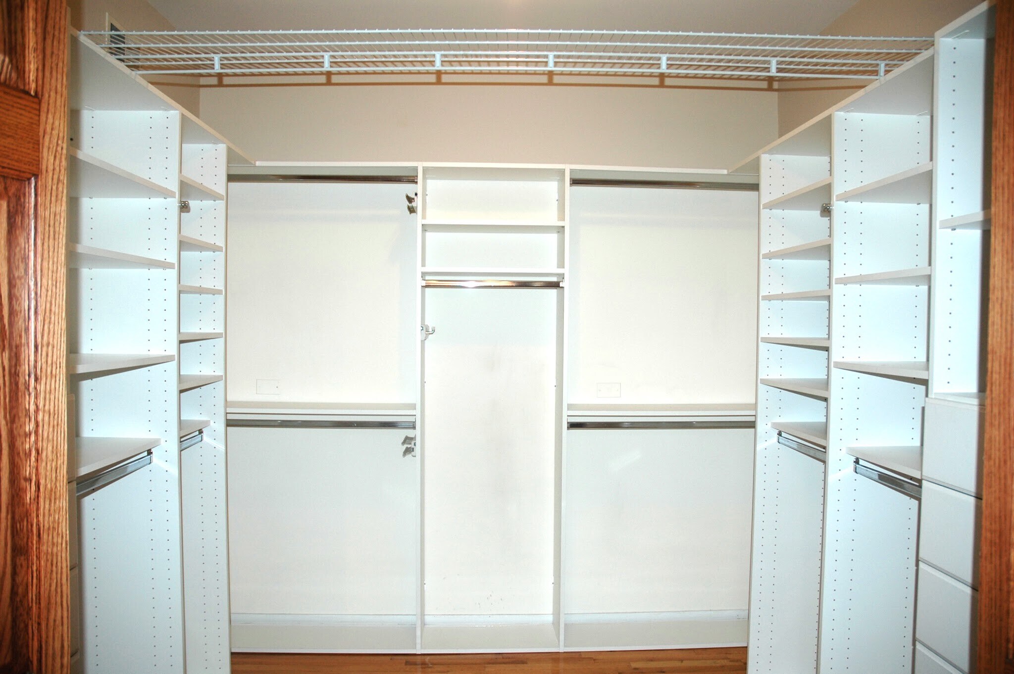 Walk-in closet - 525 N Ada St