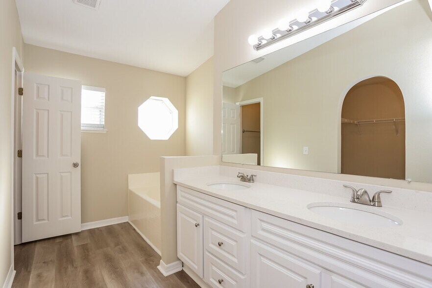 Building Photo - 9236 Caracara Drive