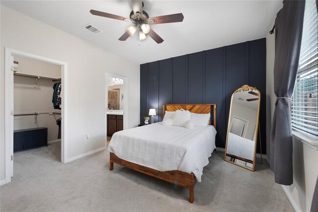 Building Photo - 213 Sambar Dr