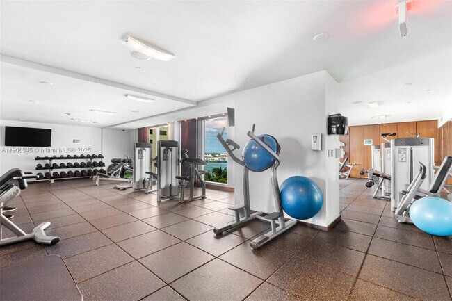 Building Photo - 335 S Biscayne Blvd