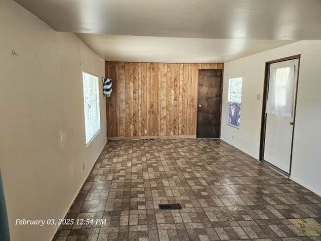 Building Photo - 812 E McNeil Rd