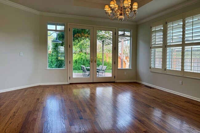 Building Photo - 1876 Heritage Way