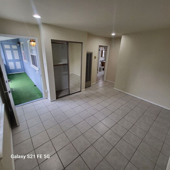 Building Photo - 2100 Cabrillo Ave