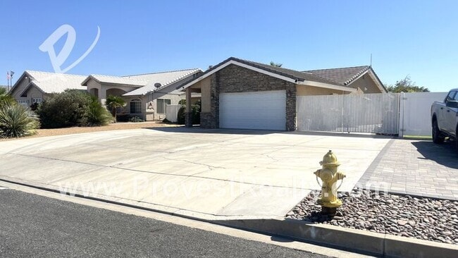 Building Photo - 13800 Driftwood Dr
