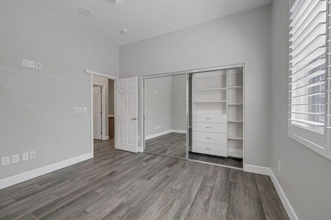 Building Photo - Executive Luxury Living with Unmatched Cit...