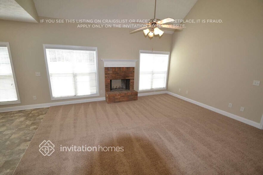 Building Photo - 220 Hedgewood Dr