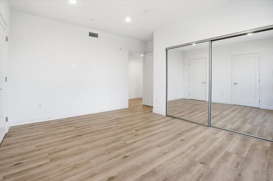 Building Photo - 1820 Prosser Ave