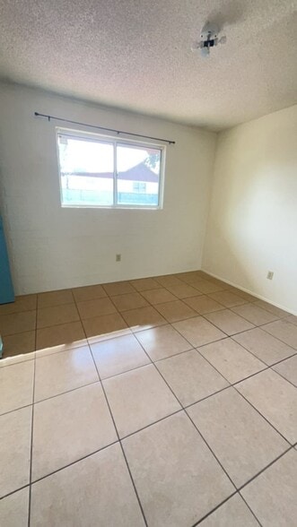 Building Photo - 2842 N Los Altos Ave