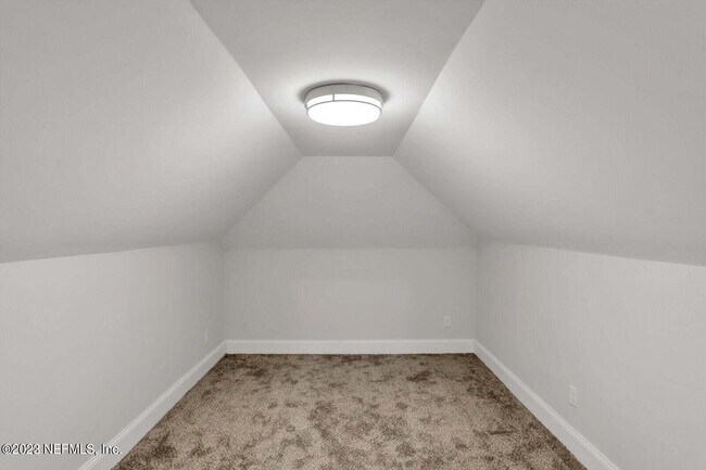 Building Photo - 168 Hickory Hill Dr