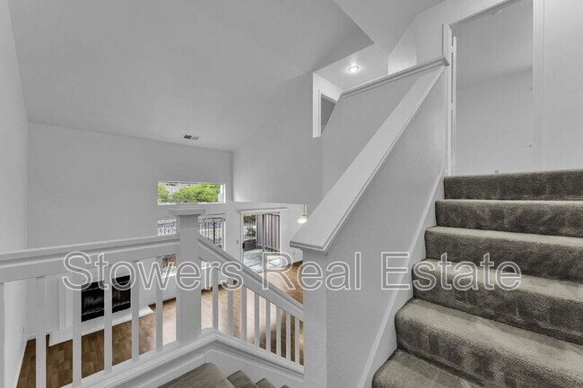 Building Photo - 309 Cam Arroyo