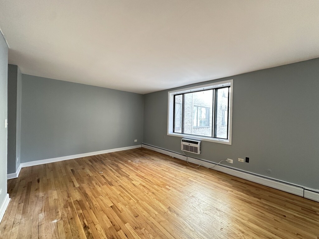 Building Photo - 1515 W Morse Ave