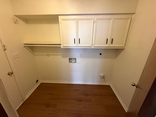 Building Photo - 2418 Guerrero Dr