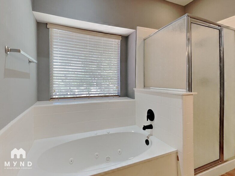 Building Photo - 8014 Winter Park