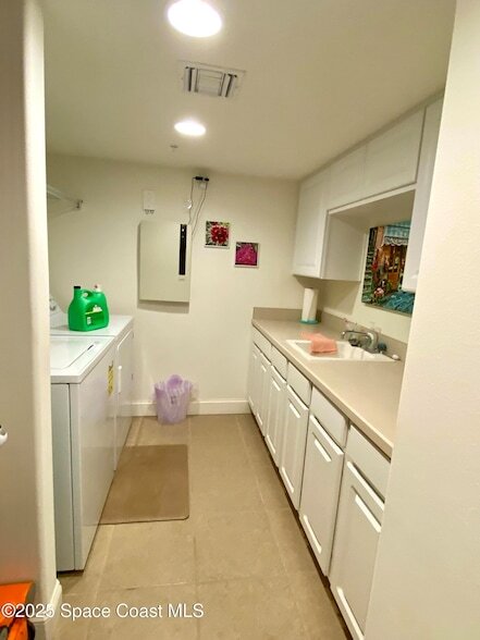 Building Photo - 732 Bayside Dr