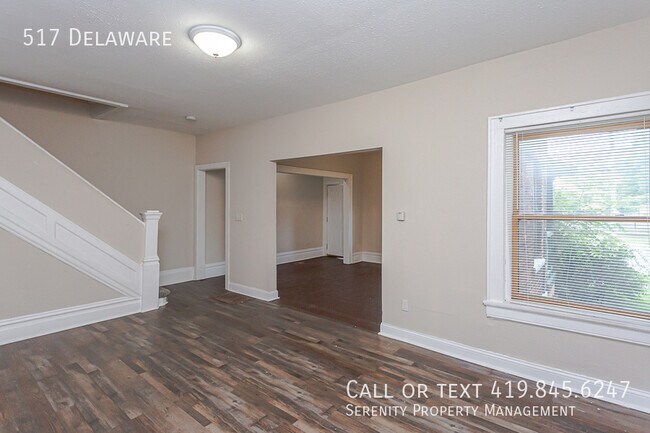 Building Photo - 517 Delaware-