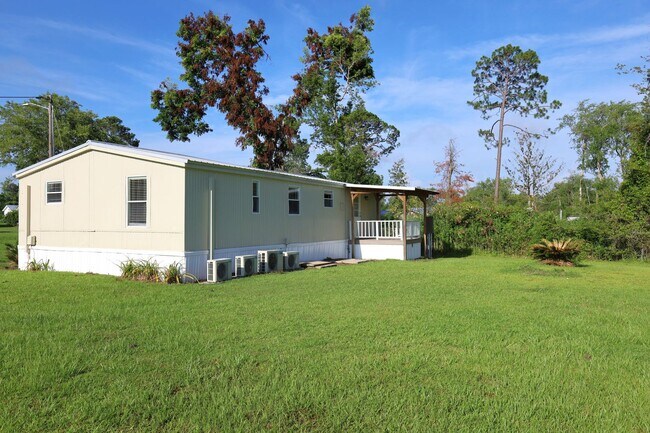 Building Photo - 345 Miller St