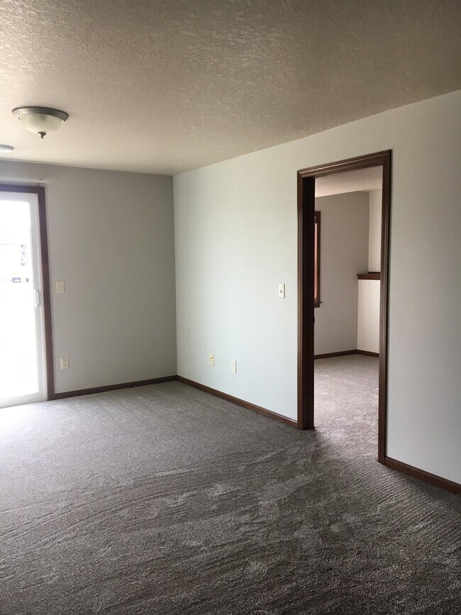 Building Photo - 508 S Whitewood Ave