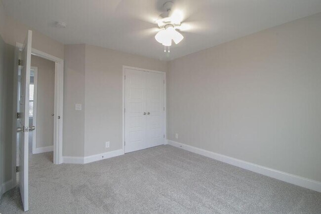Building Photo - 485 Herman Dr